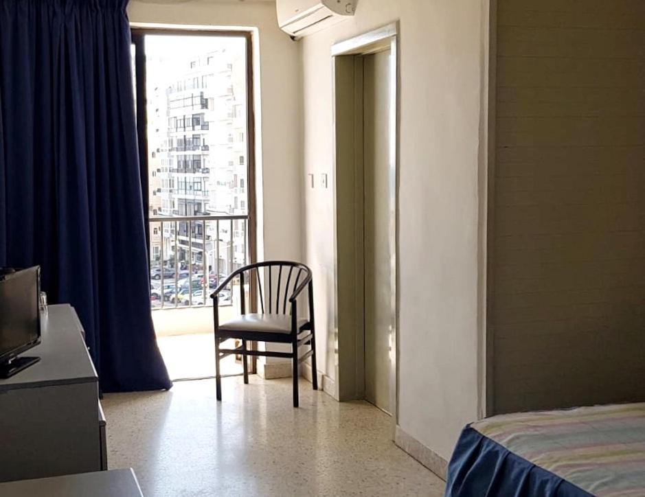 Roma Hotel Sliema Bagian luar foto