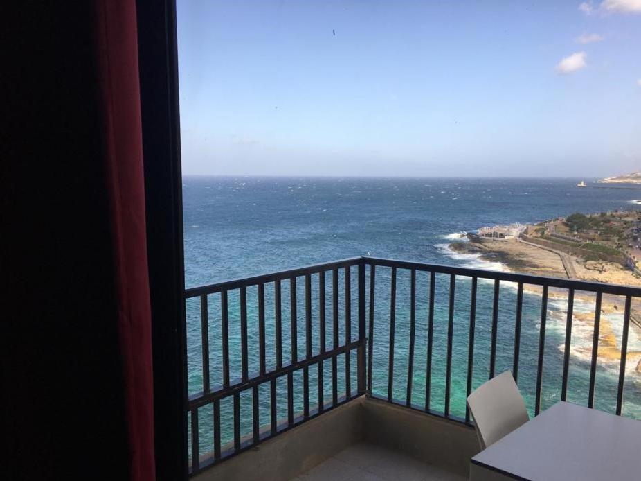 Roma Hotel Sliema Bagian luar foto